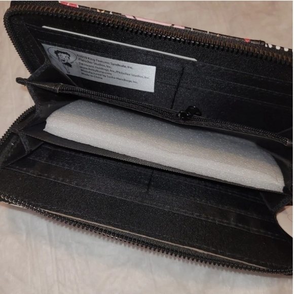 Betty Boop Wrislet New - Picture 7 of 11